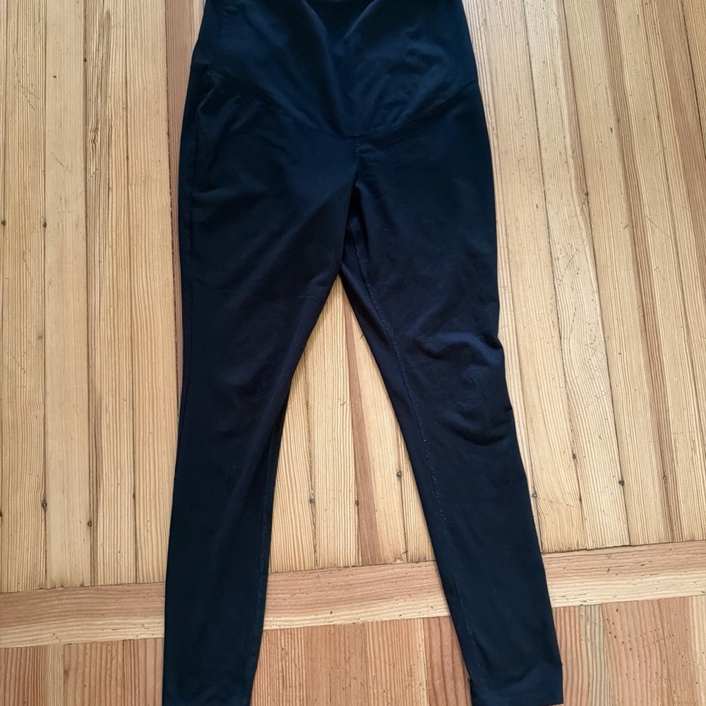 Ingrid & Isabel Black Maternity Leggings